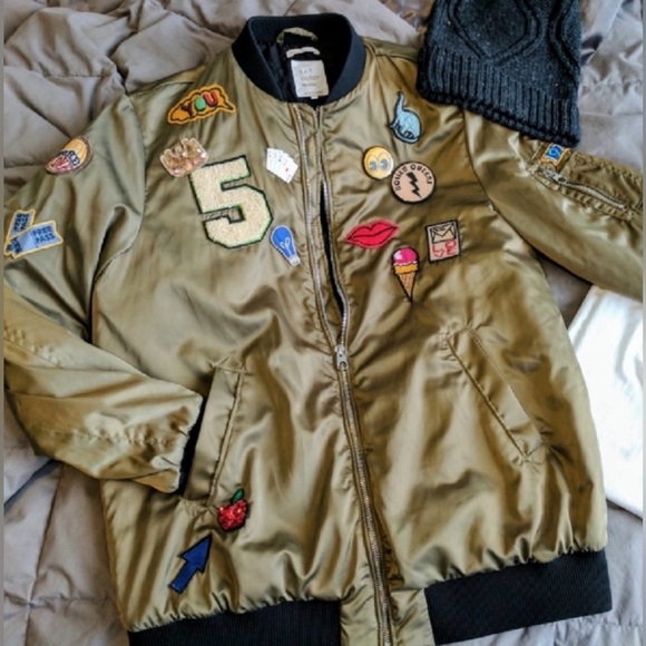 Zara Jackets & Blazers - Zara Olive Patch Bomber Jacket Women’s S Statement Novelty Zip